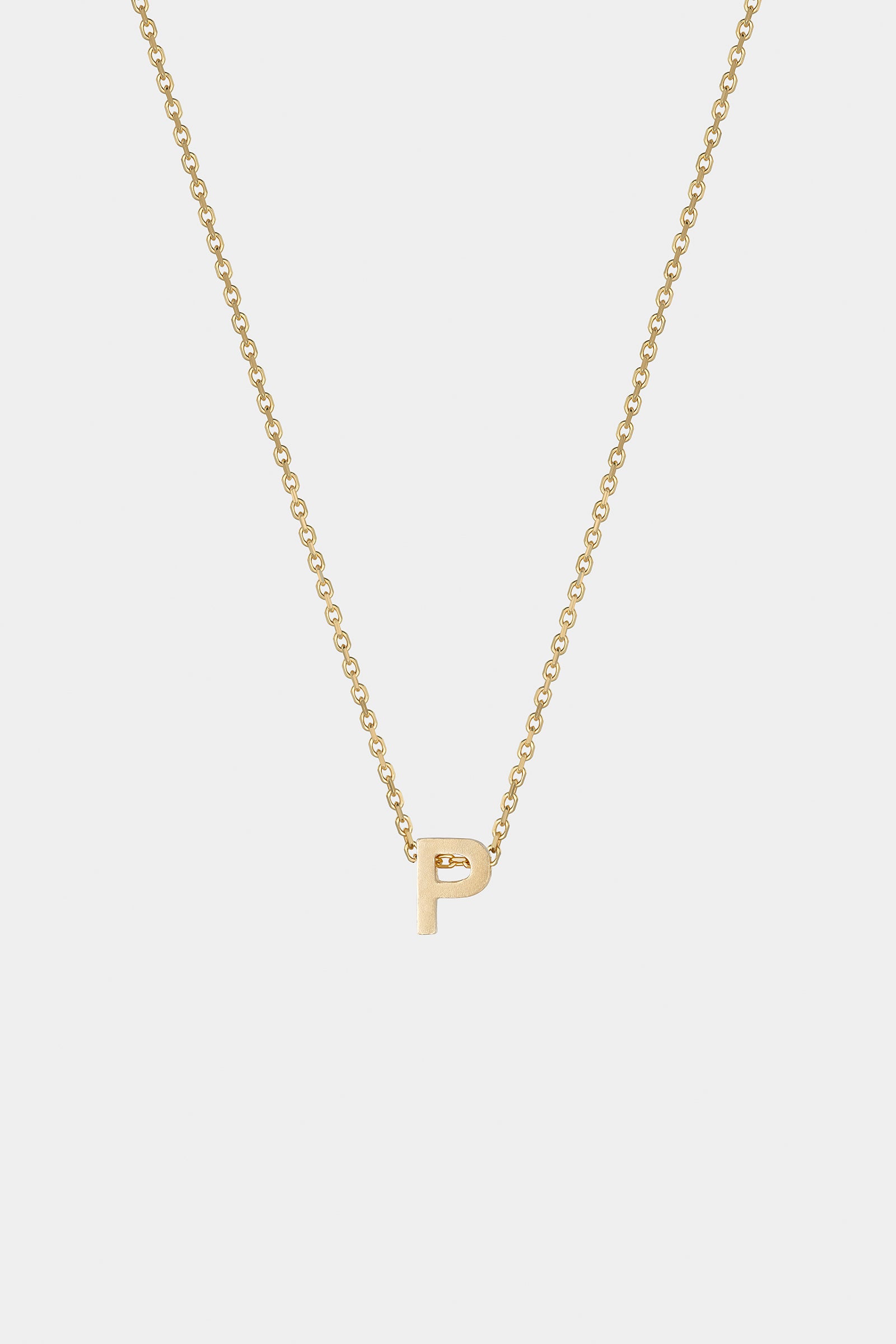 THE LETTER AUKSINĖ GRANDINĖLĖ SU DIDESNIU RAIDELĖS PAKABUKU