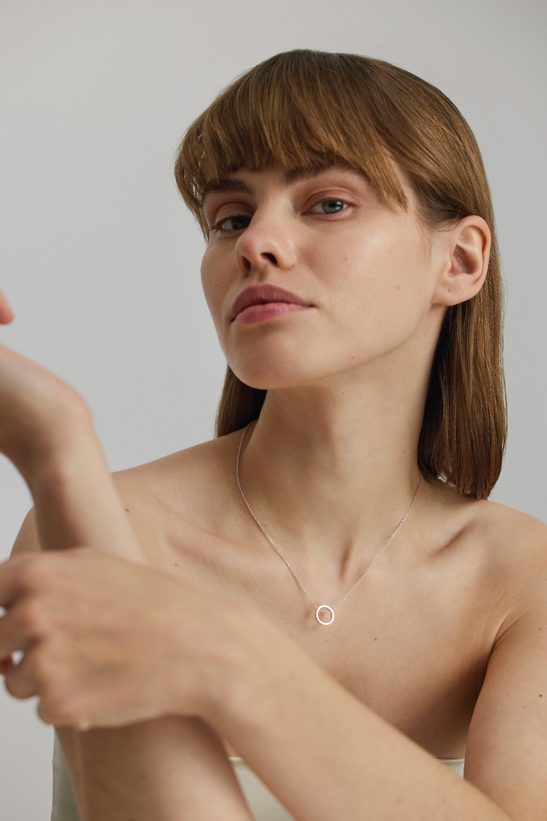 FORM SIDABRINĖ GRANDINĖLĖ SU ŽIEDO PAKABUKU