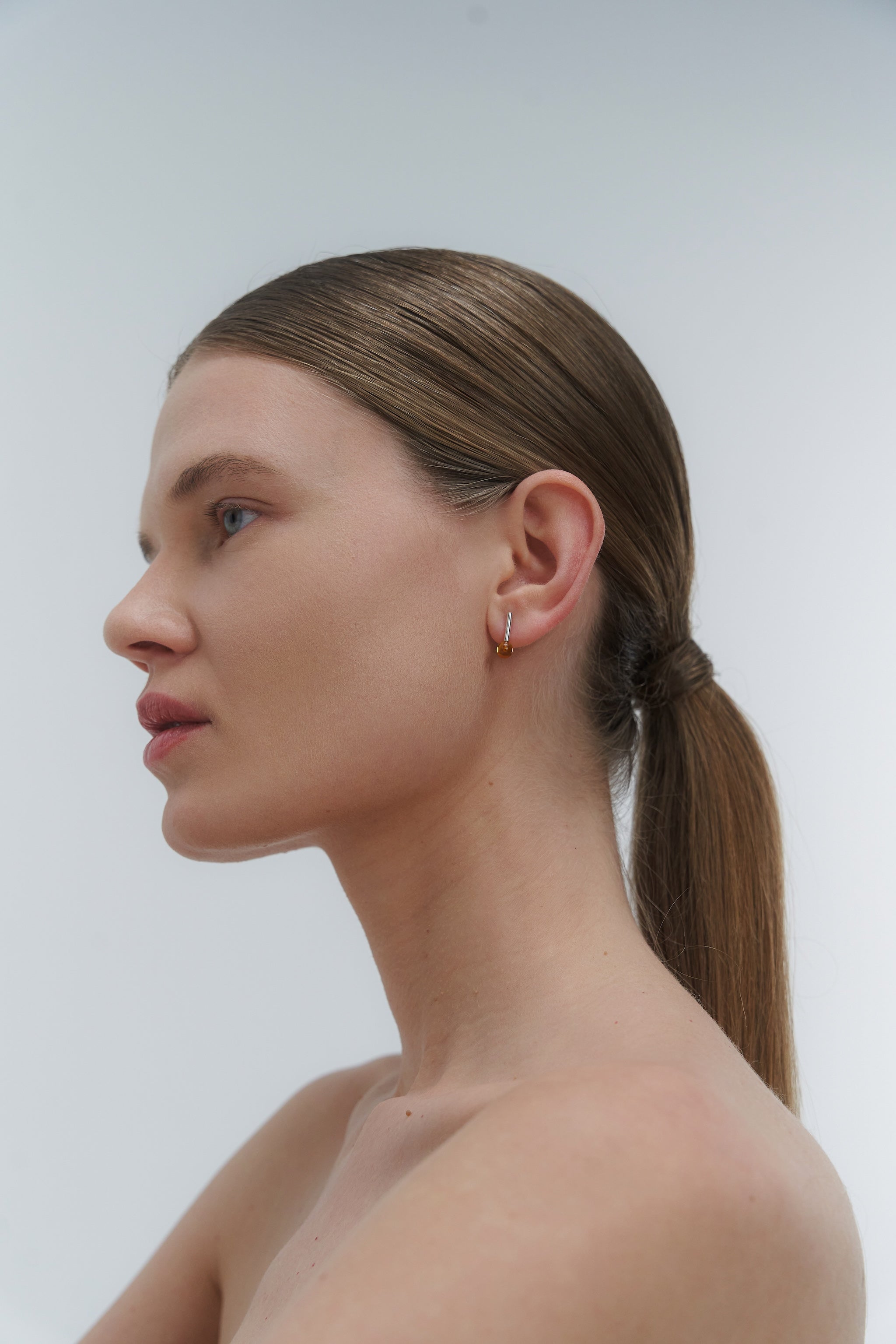 AMBRE AUSKARAS SU APTAKIA JUOSTELE IR GINTARU 9 MM