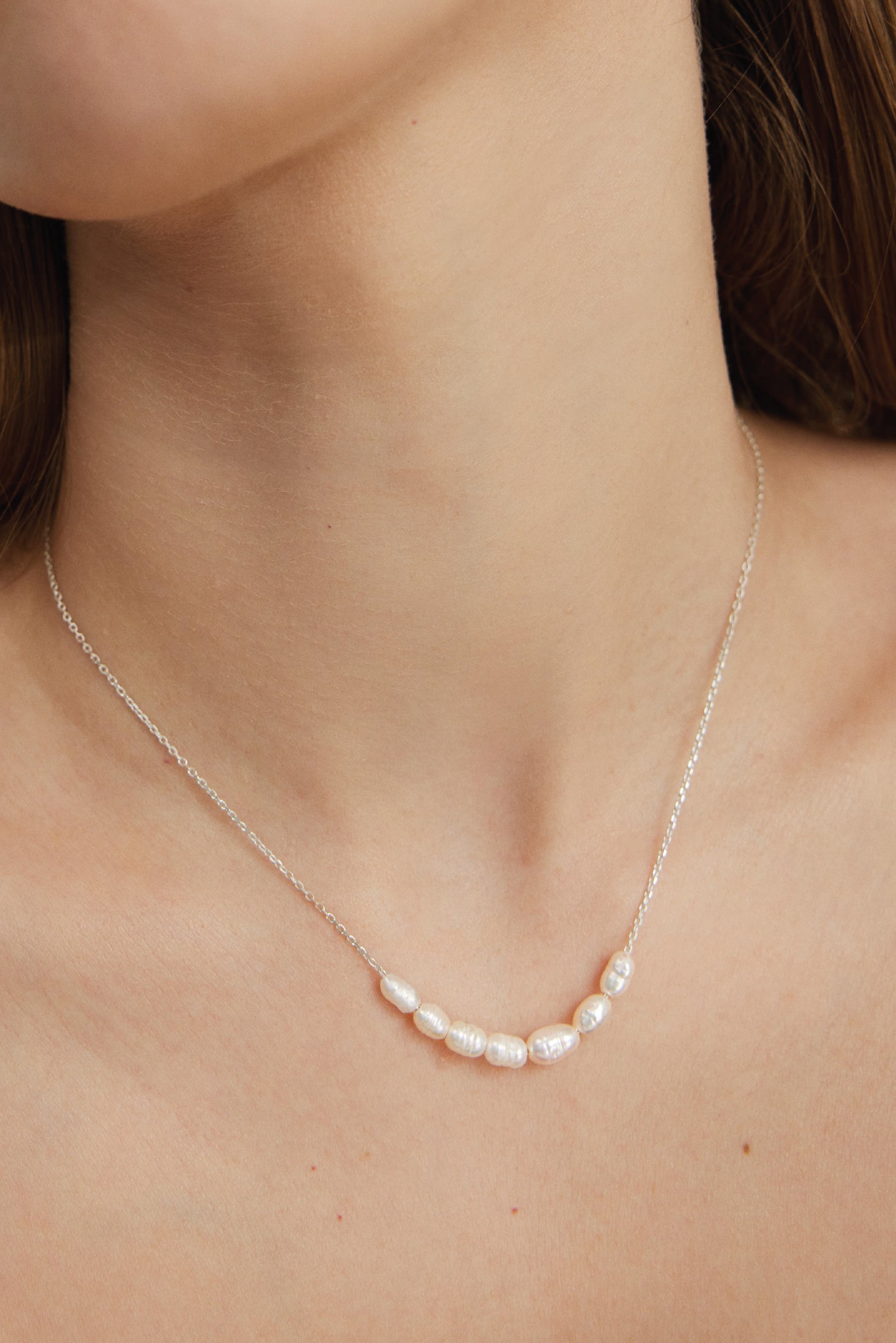 PEARL DIVER SIDABRINĖ GRANDINĖLĖ SU PERLŲ RINKINIU