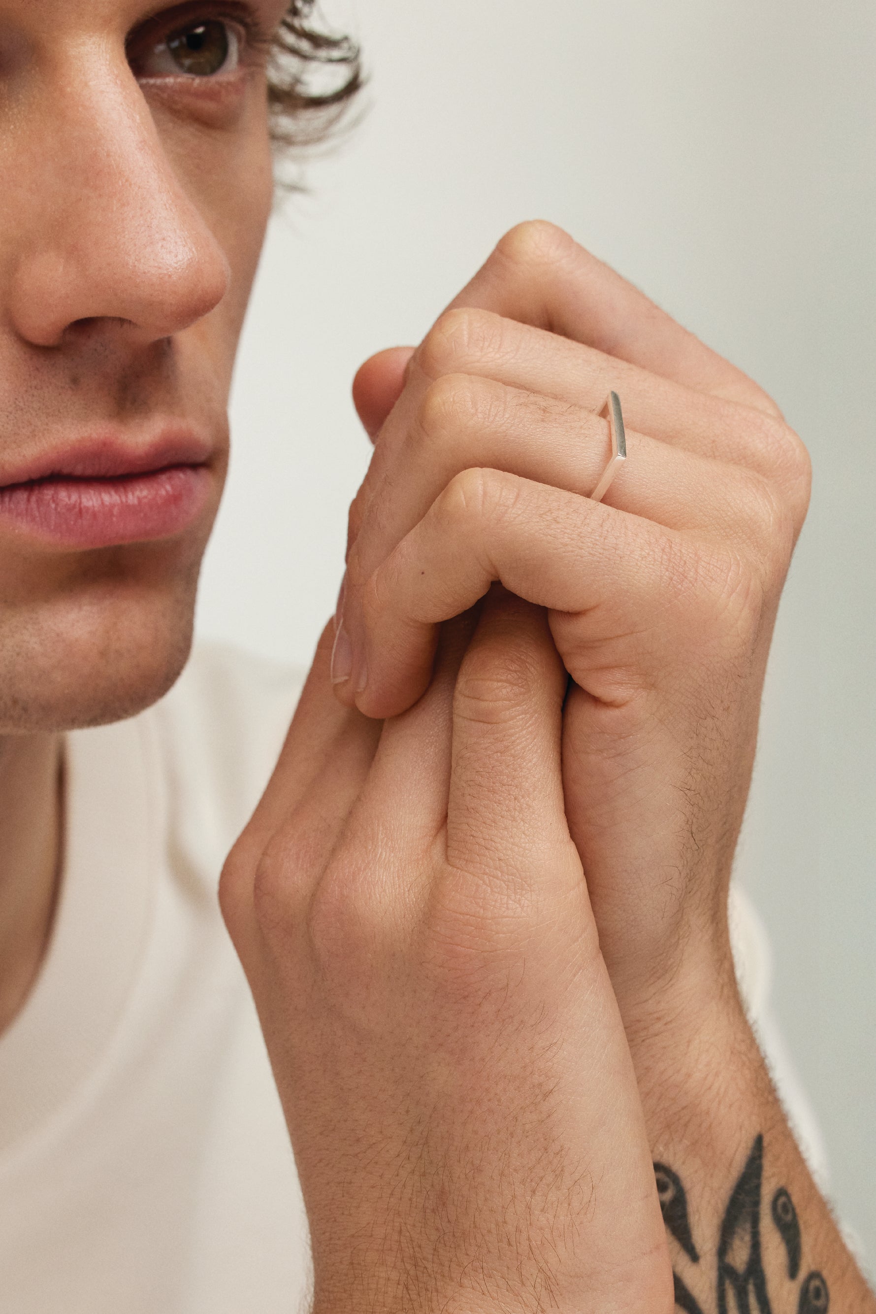 FORM NUKIRSTAS SIDABRINIS ŽIEDAS