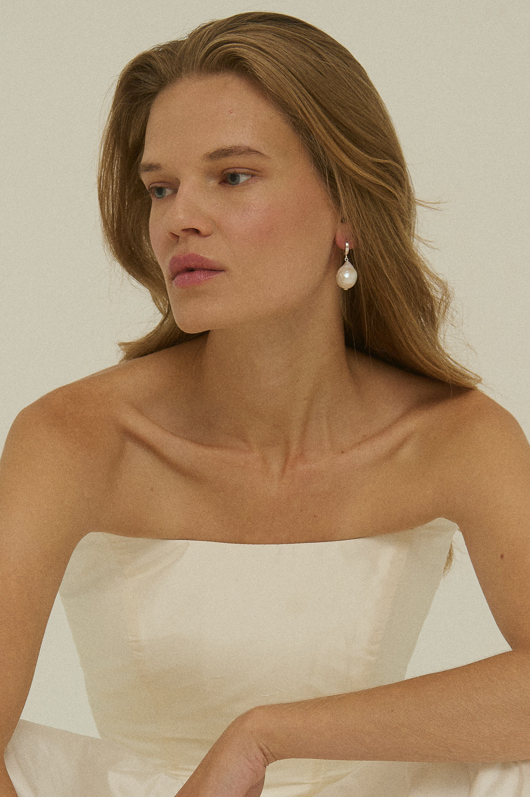 AN x MAGDALENA ŽIEDINIS AUSKARAS SU PERLU