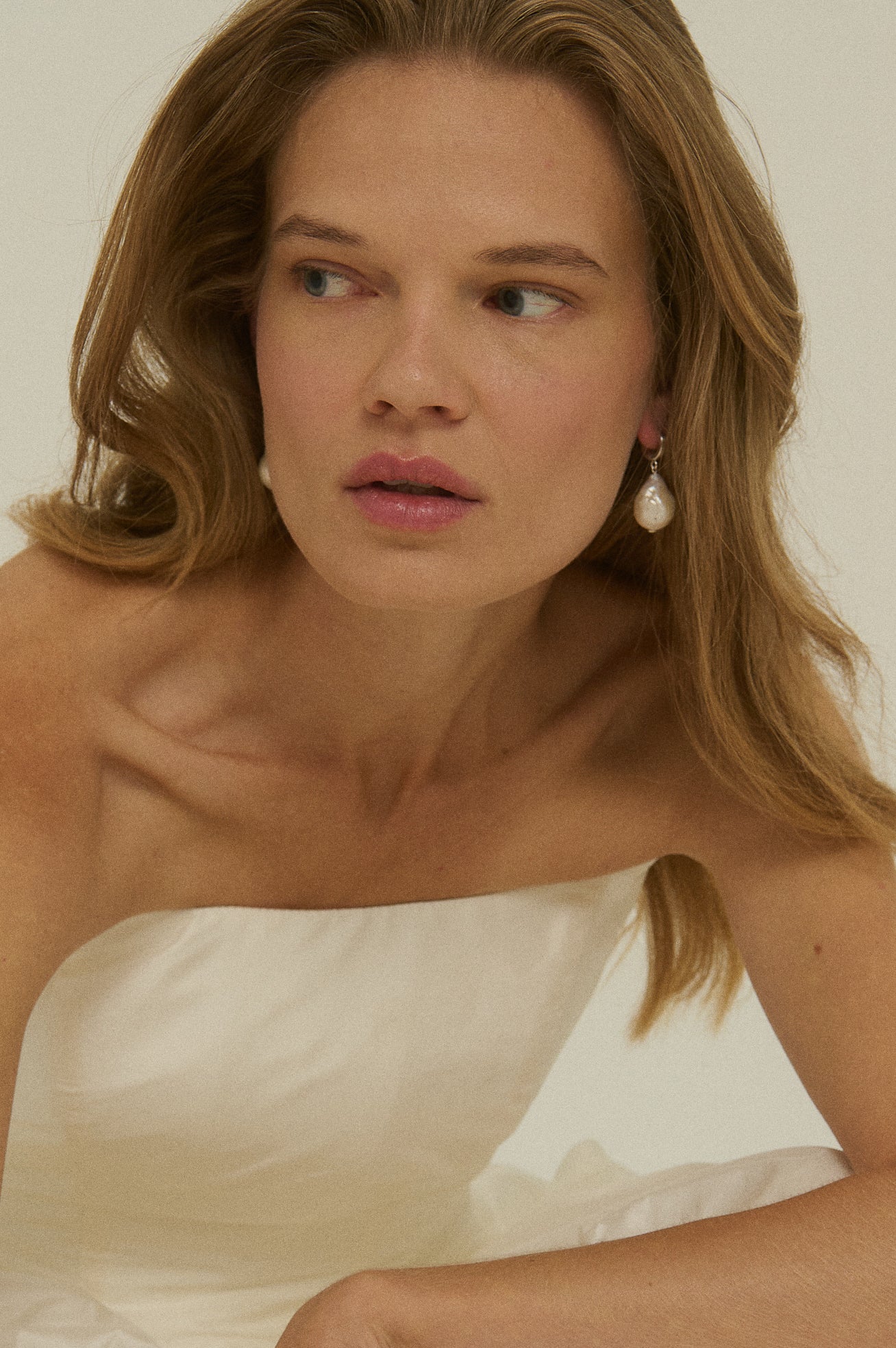 AN x MAGDALENA ŽIEDINIS AUSKARAS SU PERLU