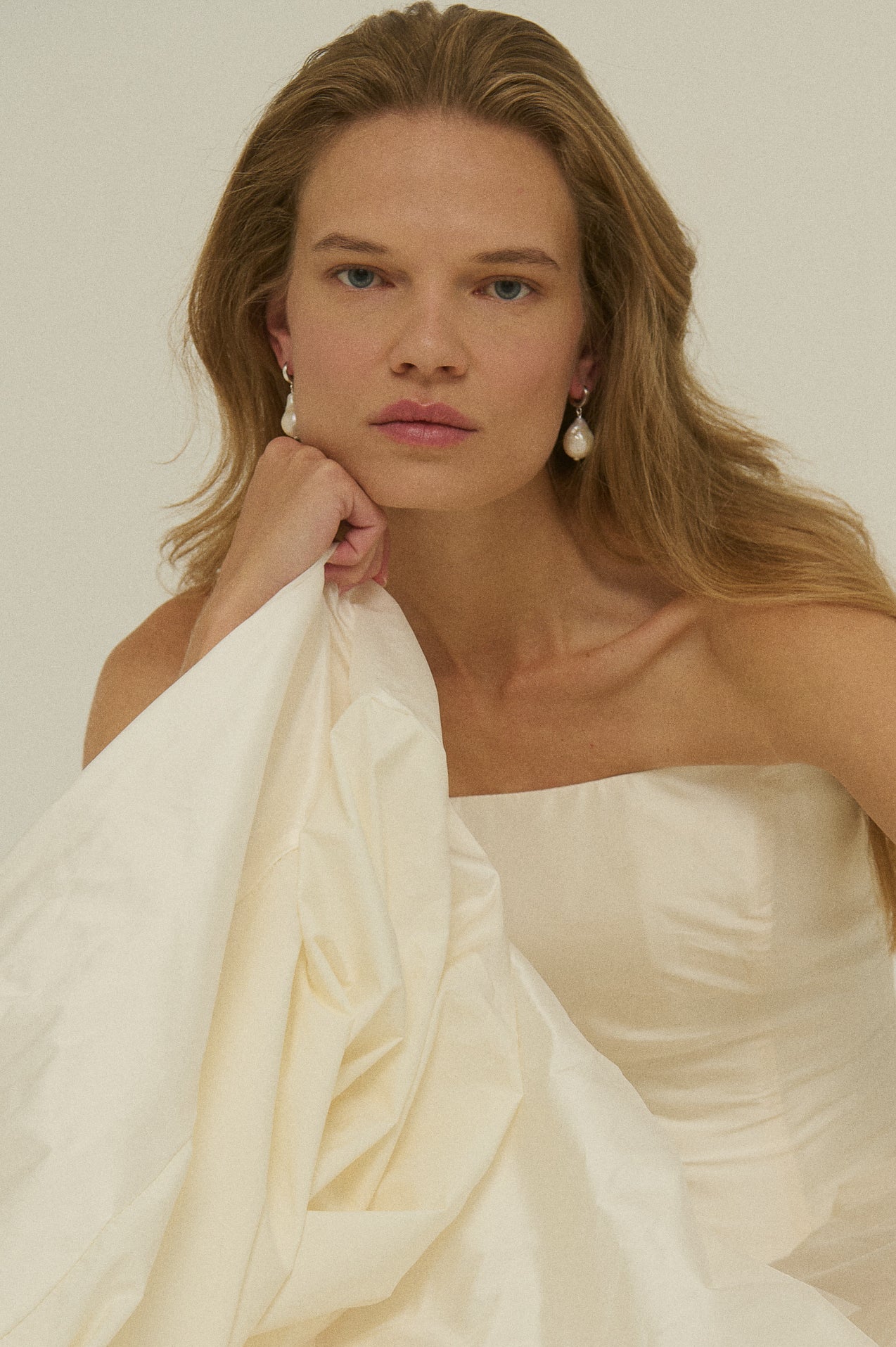 AN x MAGDALENA ŽIEDINIS AUSKARAS SU PERLU