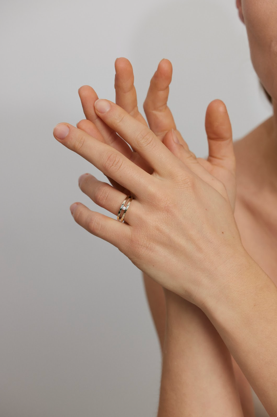 INNER SHINE GIMIMO ŽIEDAS SU DEIMANTU