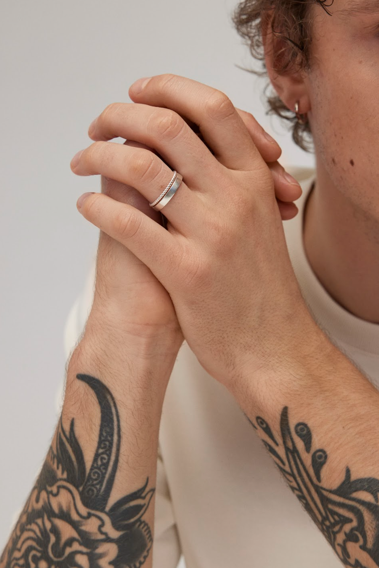 FORM SIDABRINIS ŽIEDAS PLOKŠČIA BRIAUNA