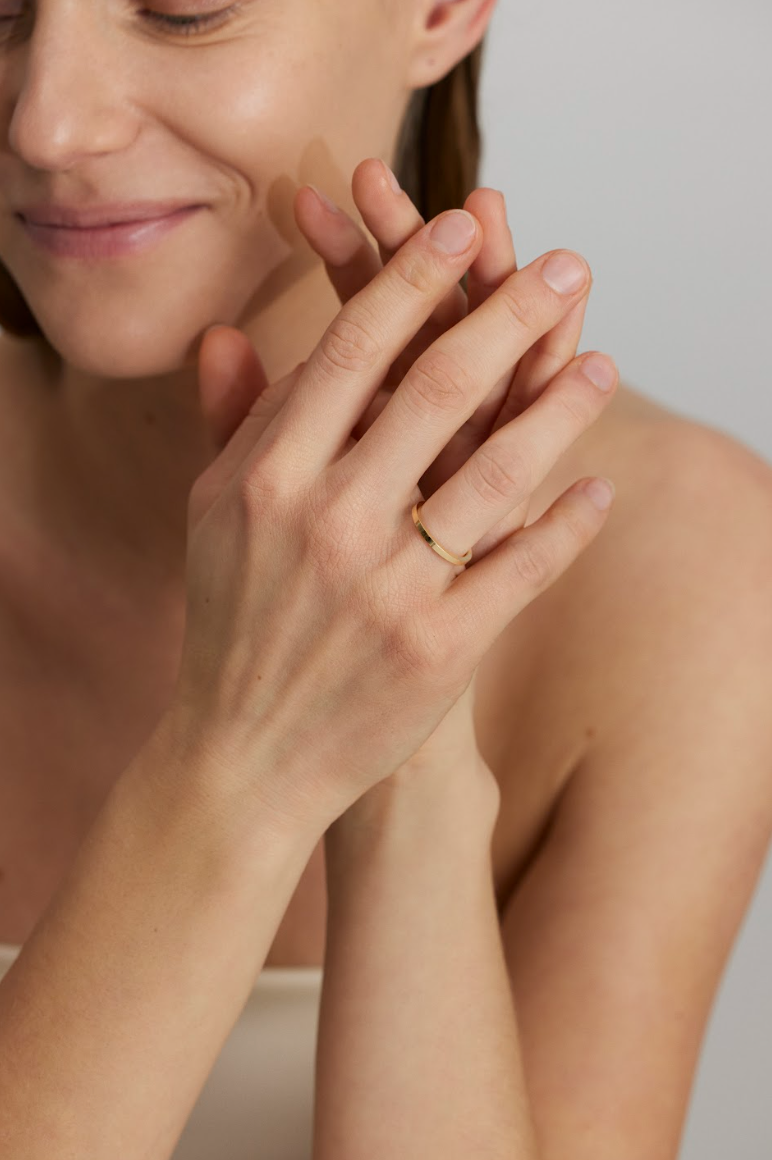 THE ONE VESTUVINIS ŽIEDAS SU PLOKŠČIA BRIAUNA, 2MM