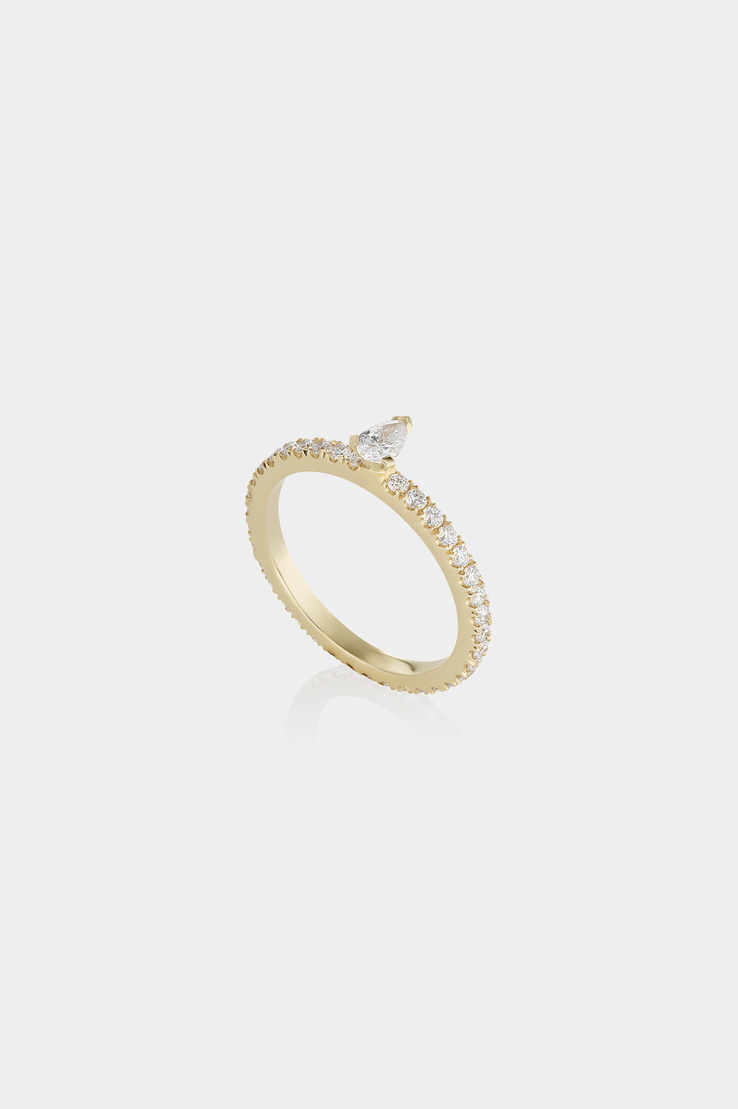 ESSENCE DEIMANTINĖS JUOSTELĖS ŽIEDAS SU IŠKILIU LAŠO FORMOS DEIMANTU