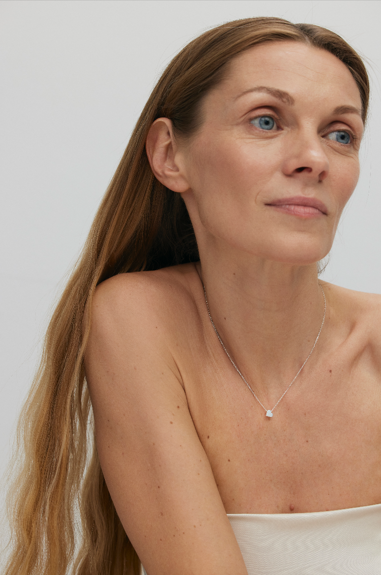 AMOUR SIDABRINĖ GRANDINĖLĖ SU MAŽESNE ŠIRDELE