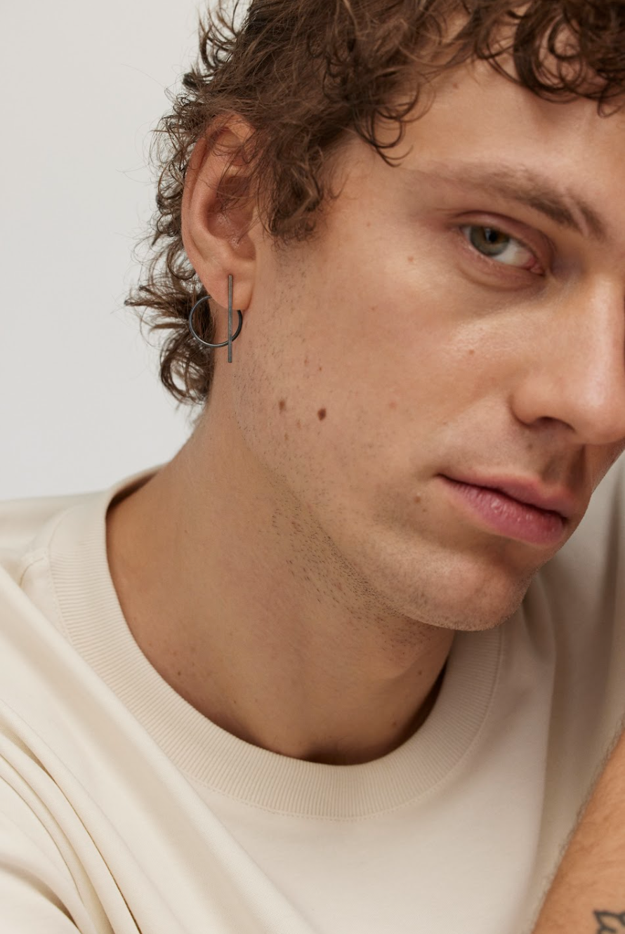 FORM ABSTRAKTUS ŽIEDO IR JUOSTELĖS AUSKARAS