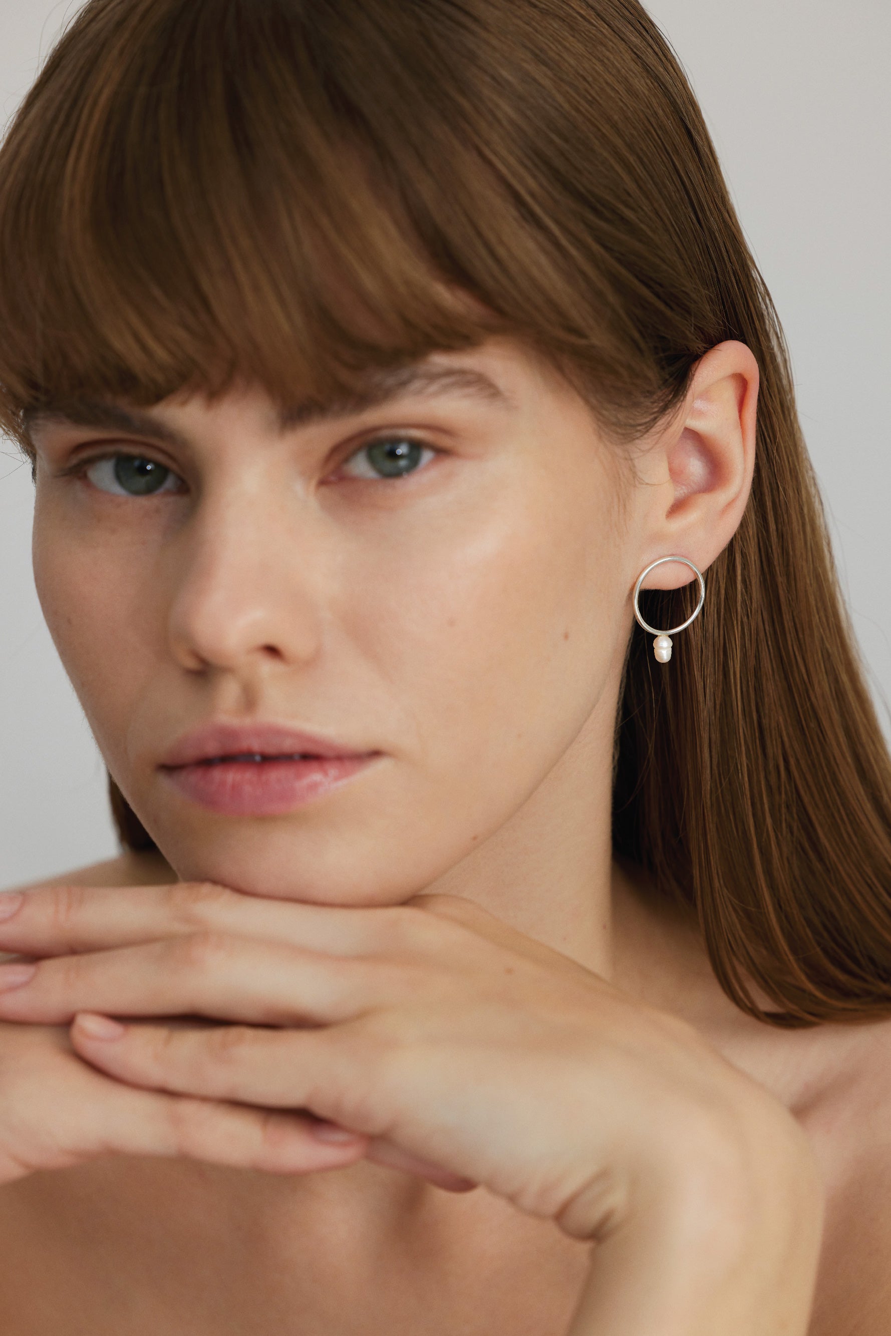 PEARL DIVER ŽIEDO AUSKARAS SU KABANČIU PERLU