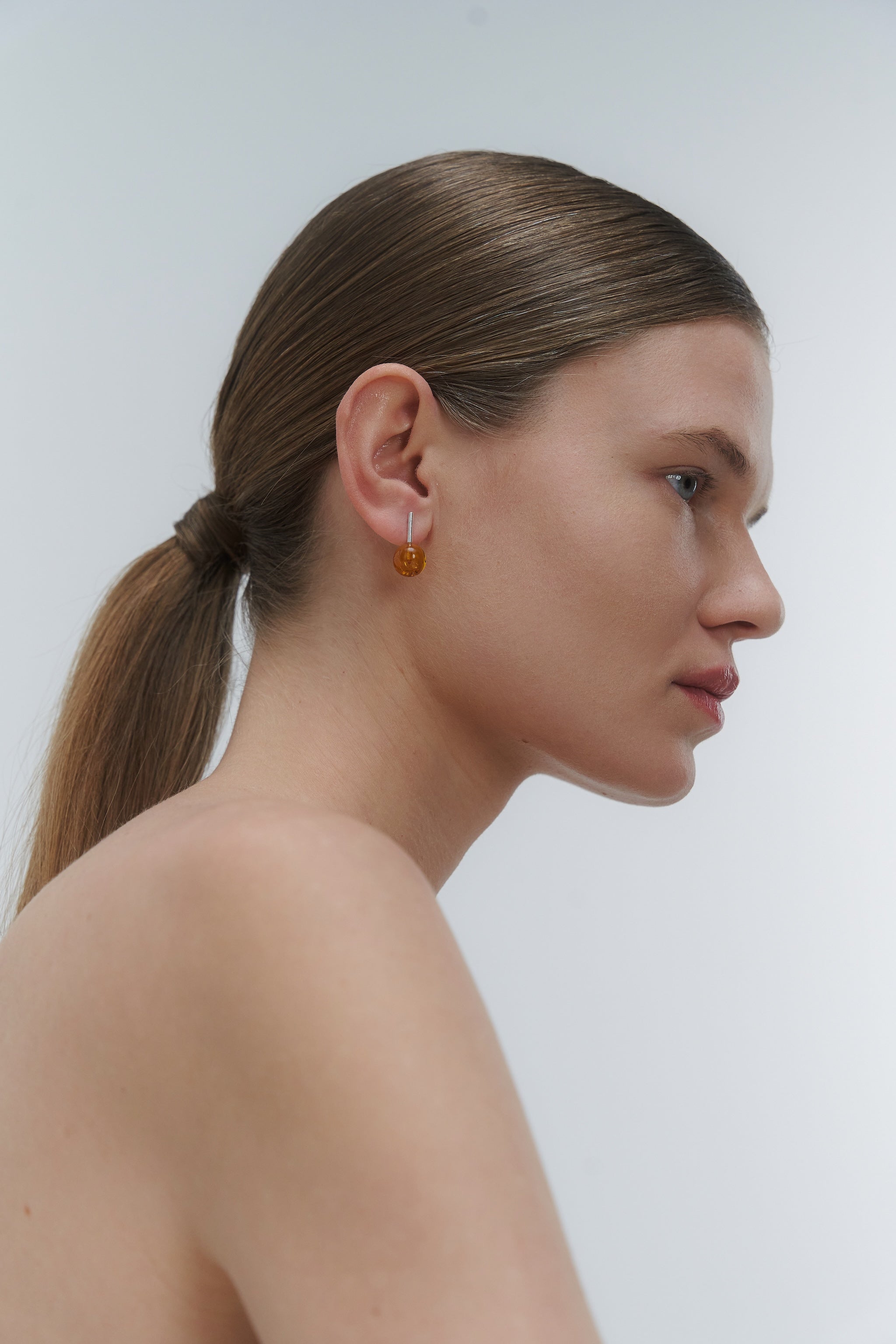 AMBRE AUSKARAS SU APTAKIA JUOSTELE IR DIDELIU GINTARU 9 MM