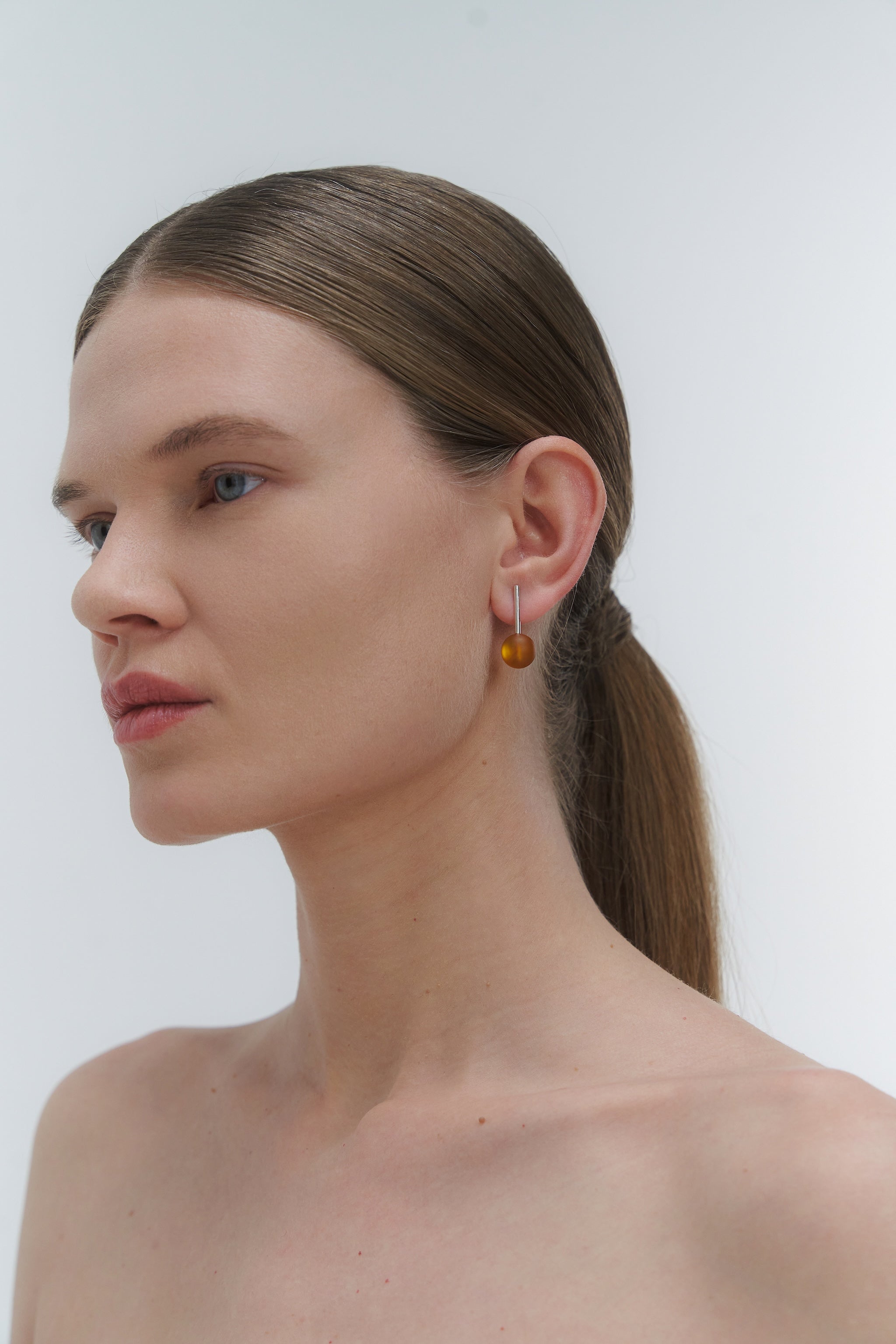 AMBRE AUSKARAS SU APTAKIA JUOSTELE IR DIDELIU GINTARU 12 MM