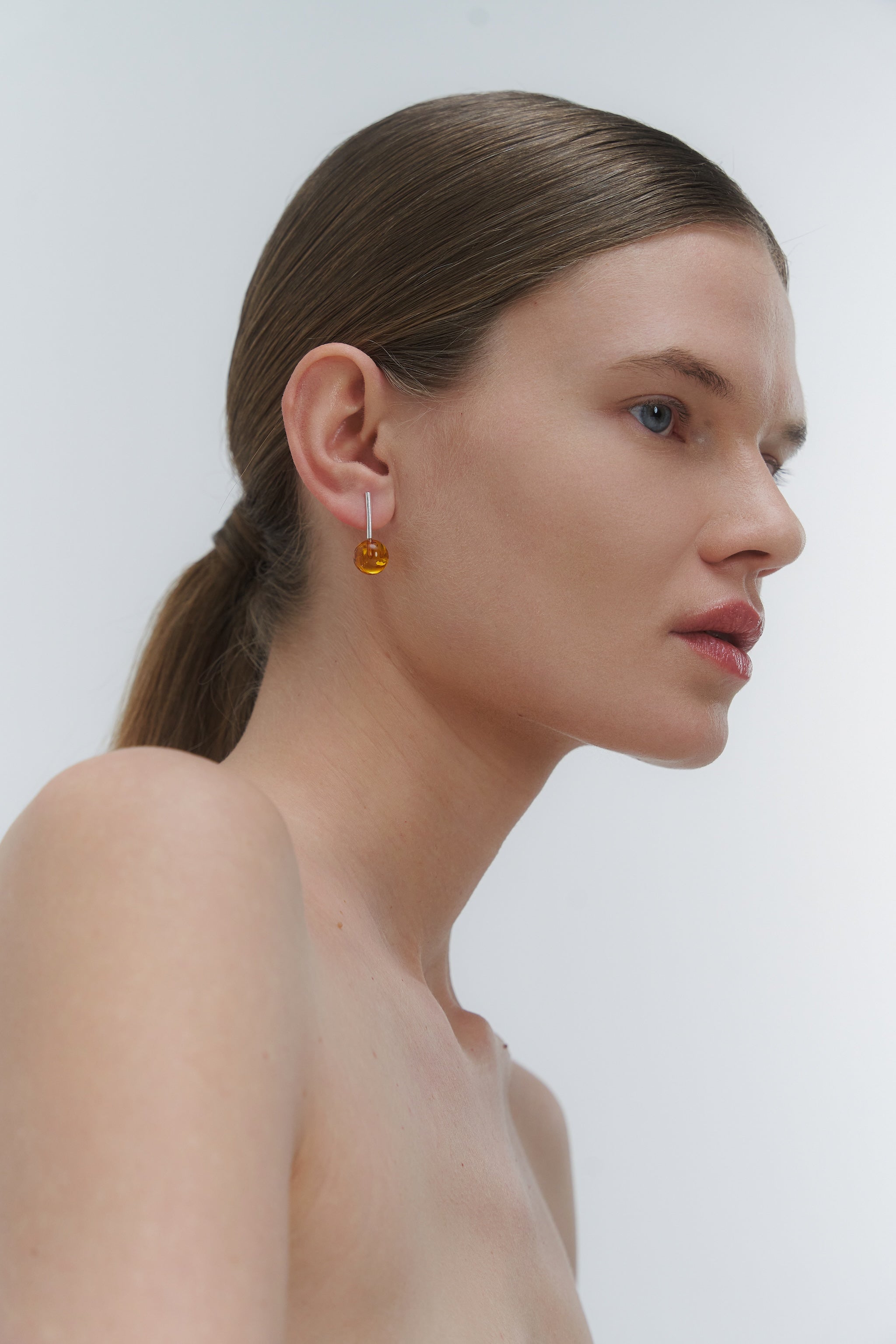 AMBRE AUSKARAS SU APTAKIA JUOSTELE IR DIDELIU GINTARU 12 MM