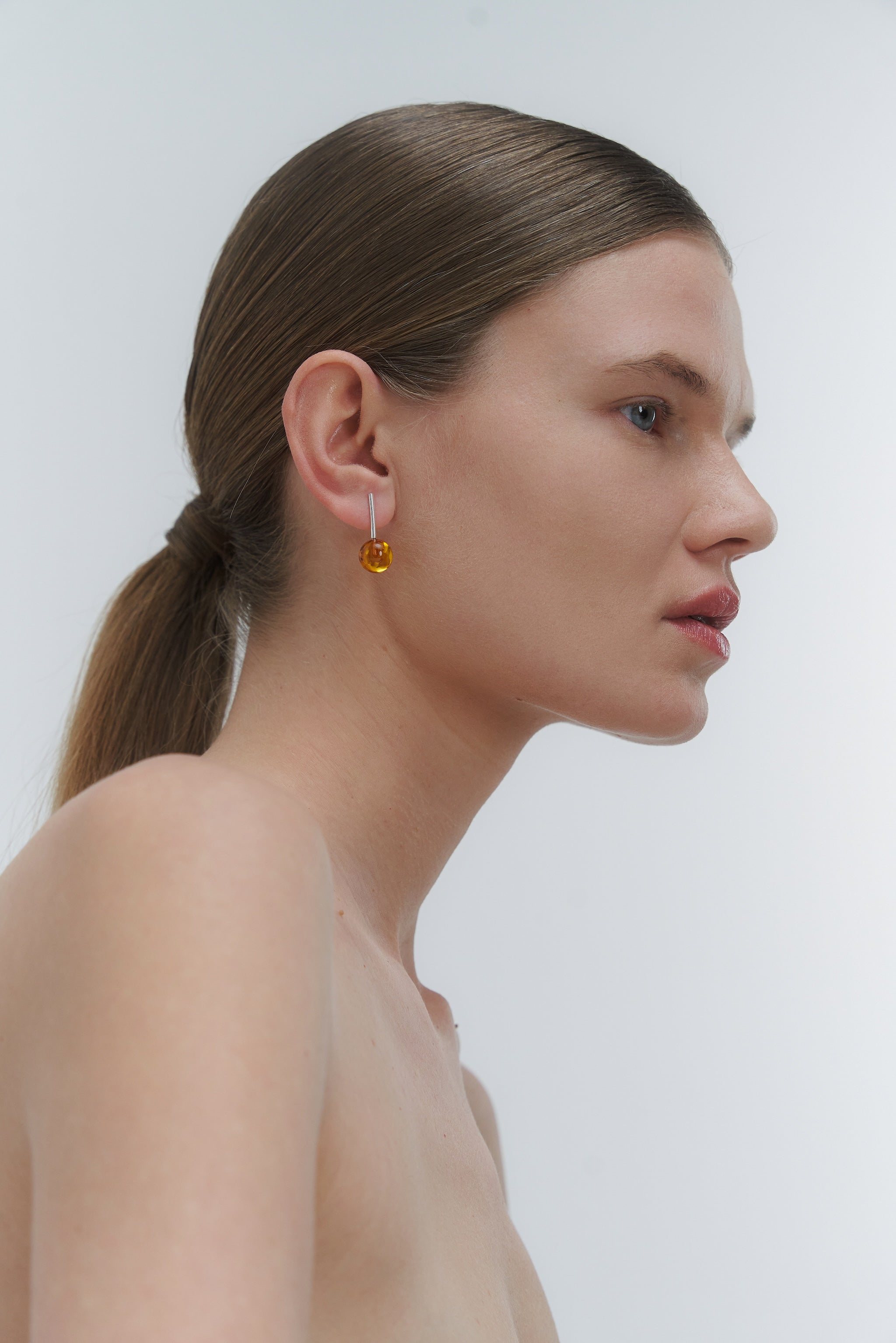 AMBRE AUSKARAS SU APTAKIA JUOSTELE IR DIDELIU GINTARU 12 MM