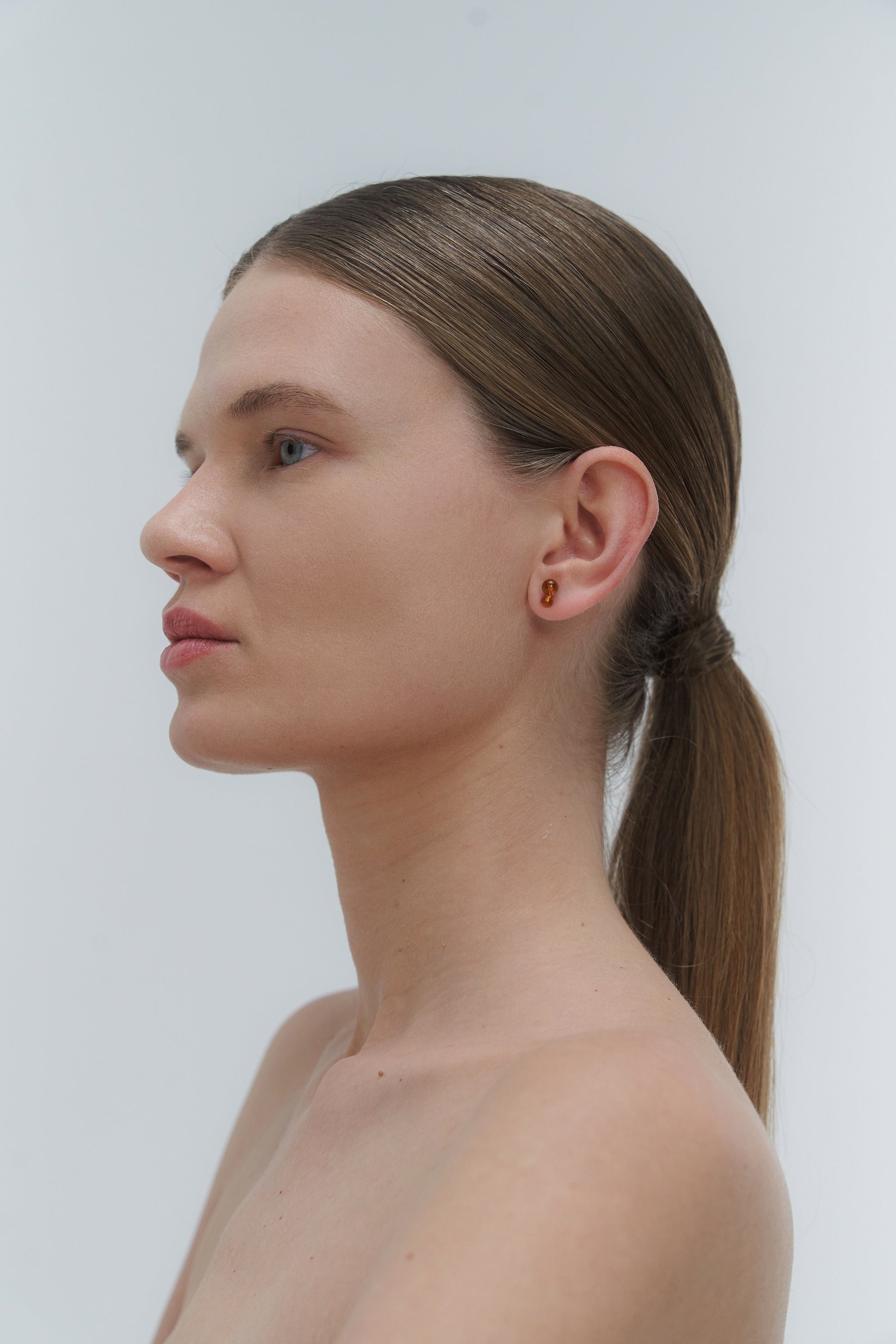 AMBRE ASIMETRIŠKŲ GINTARŲ AUSKARAS