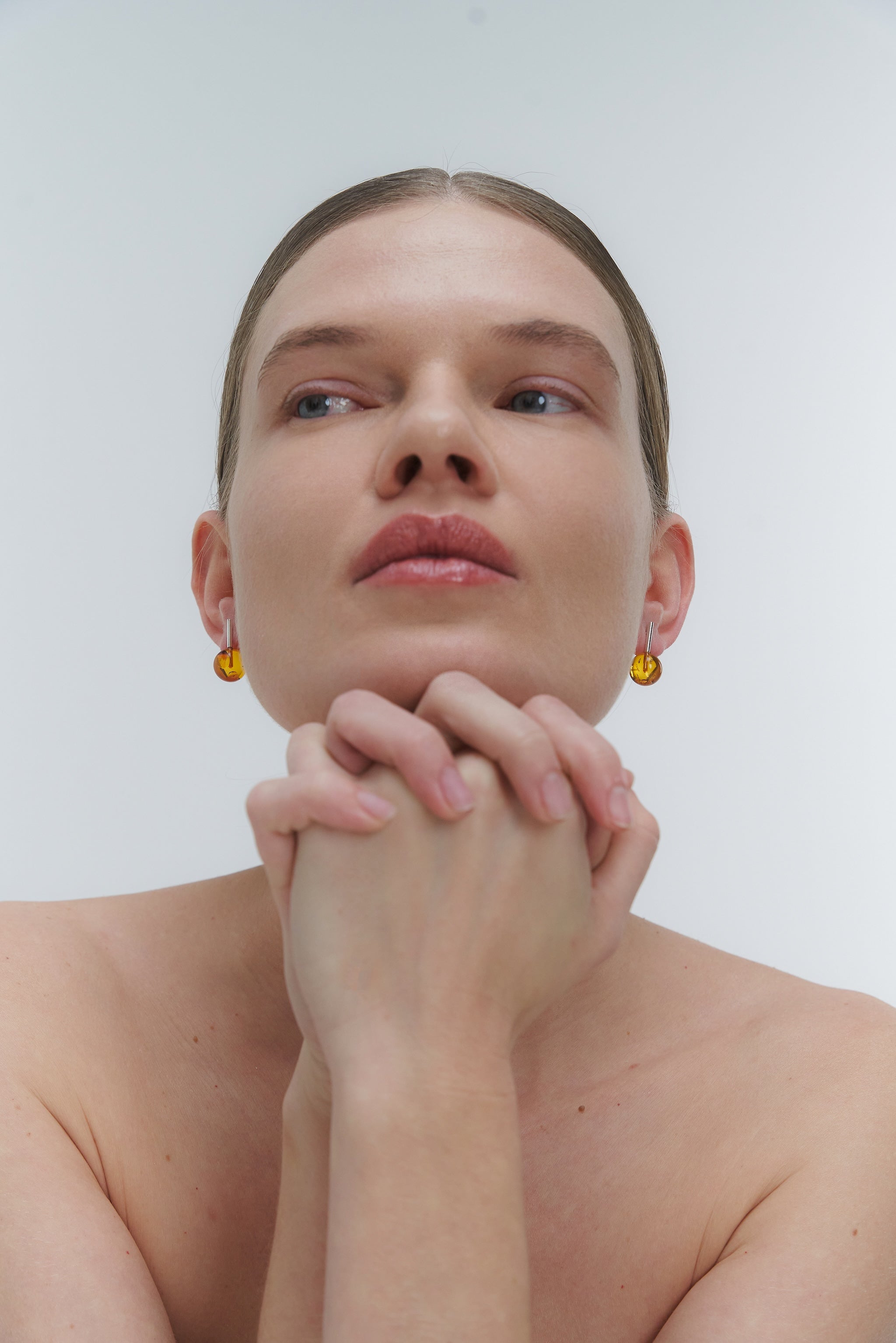 AMBRE AUSKARAS SU APTAKIA JUOSTELE IR DIDELIU GINTARU 9 MM