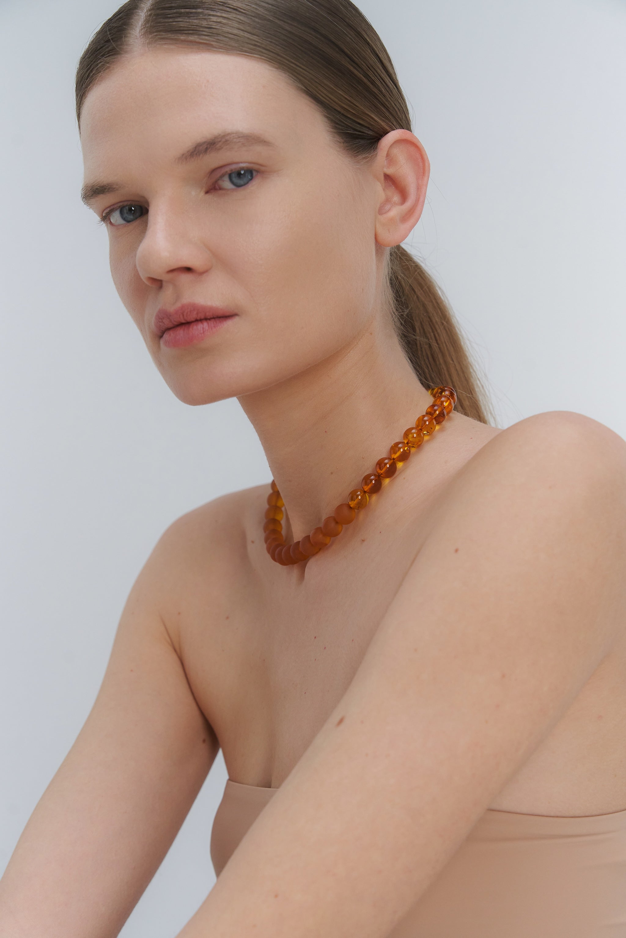 AMBRE DIDELIŲ SKAIDRIŲ IR MATINIŲ GINTARŲ VĖRINYS