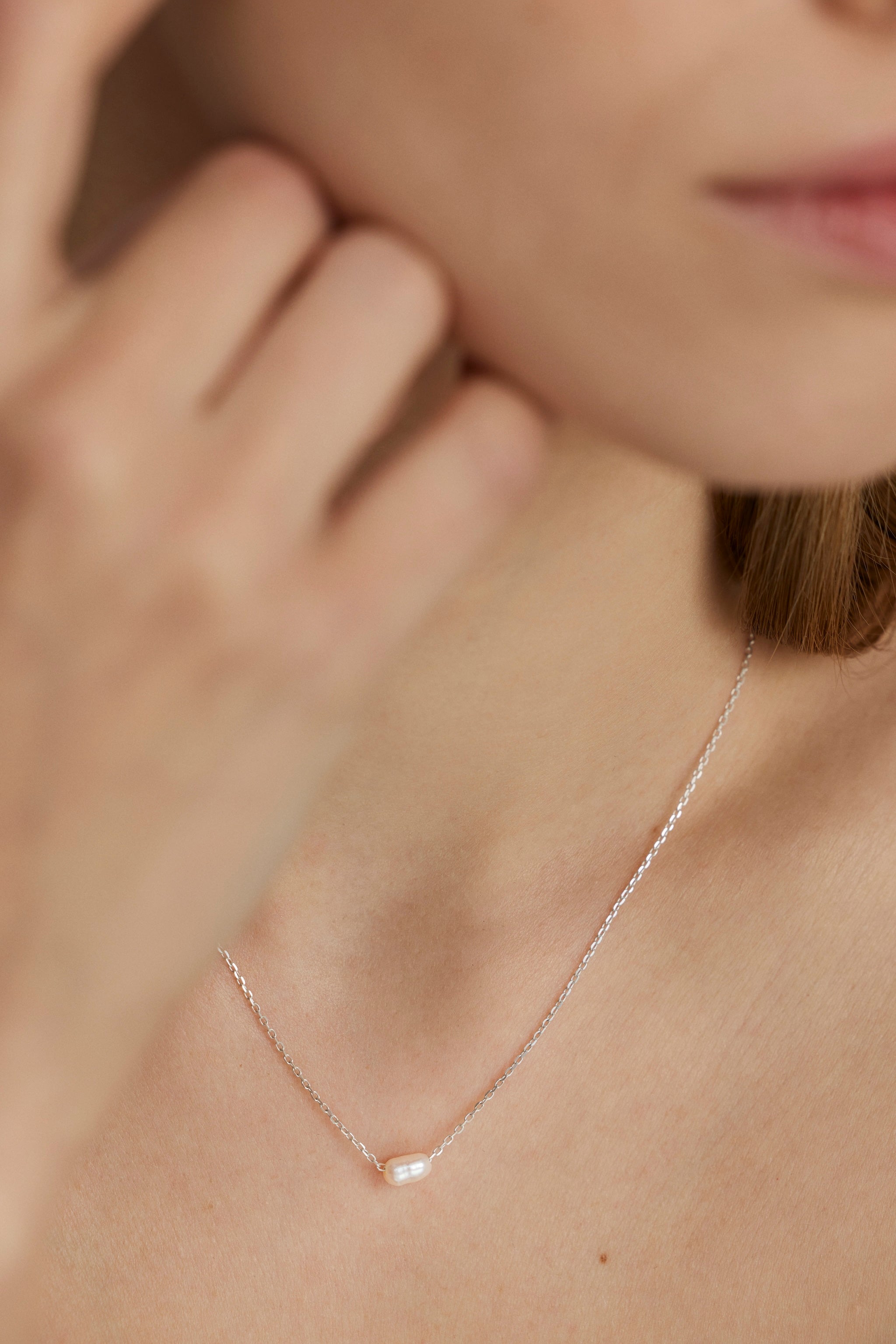 PEARL DIVER SIDABRINĖ GRANDINĖLĖ SU PERLU