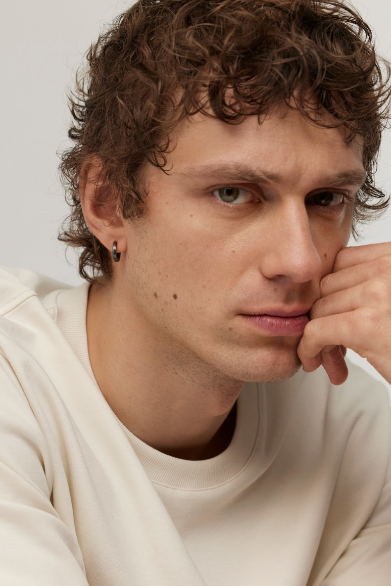 FORM DIDESNIS ŽIEDINIS AUSKARAS