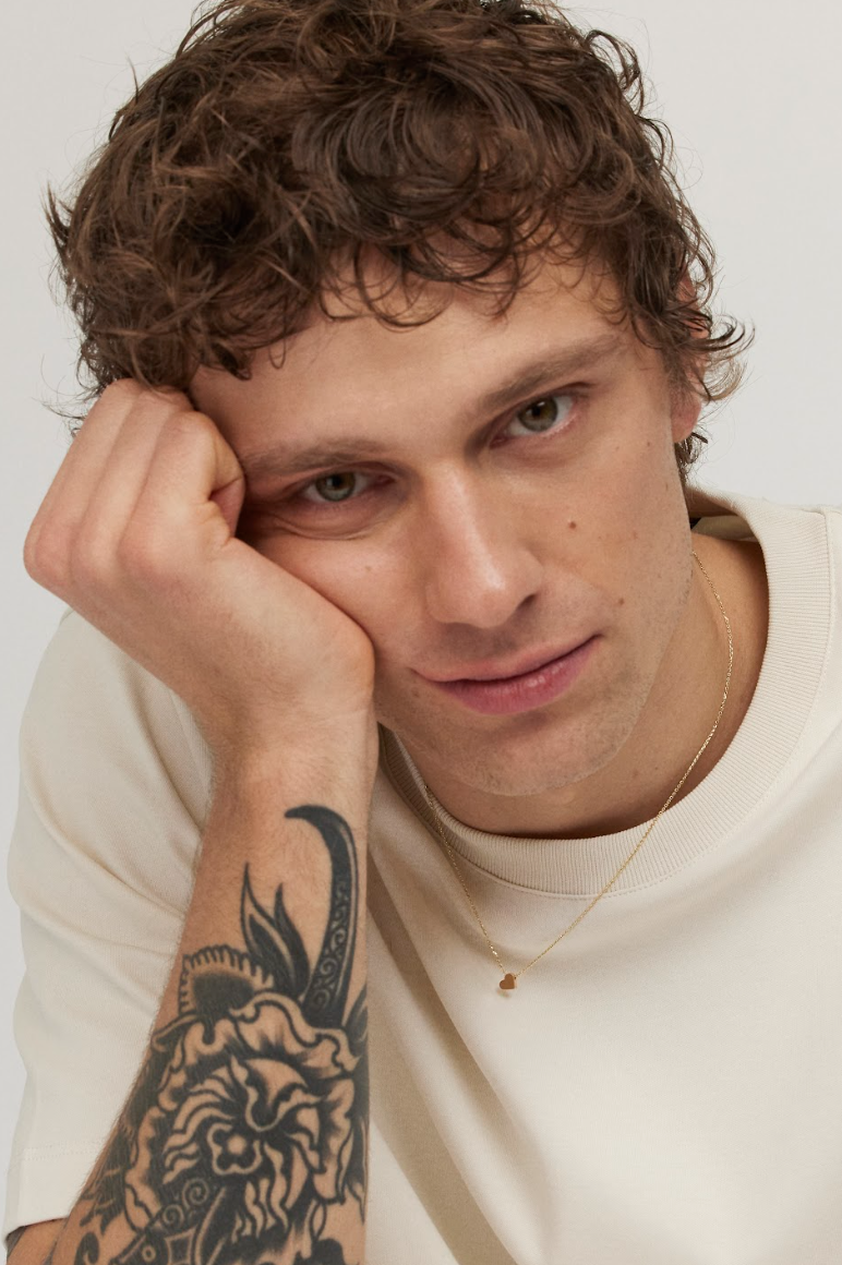 AMOUR AUKSINĖ GRANDINĖLĖ SU DIDESNE ŠIRDELE